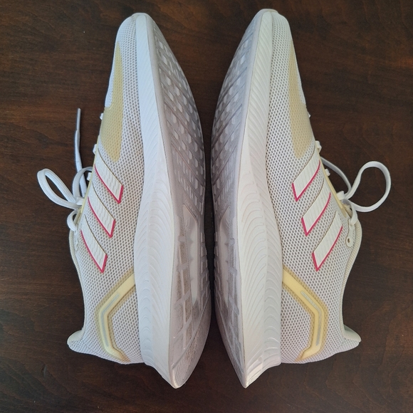 Adidas womens run falcon 2.0, gently used condition. Worn a few times - Picture 2 of 7
